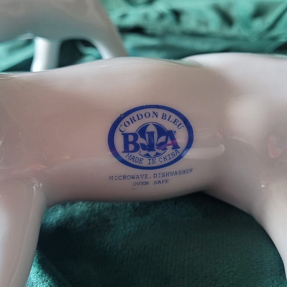 Charming White Ceramic Cow Creamer Duo - Picture 2 of 4